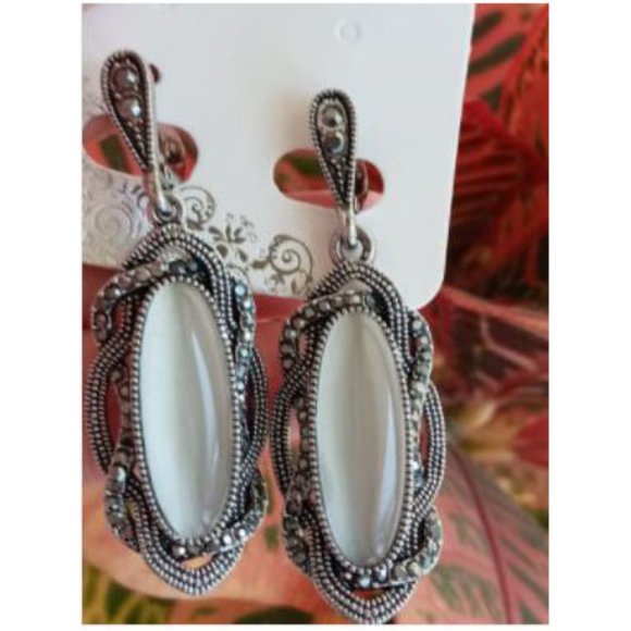 Bohemian White Stone Earrings Tibetan Silver - Picture 3 of 3